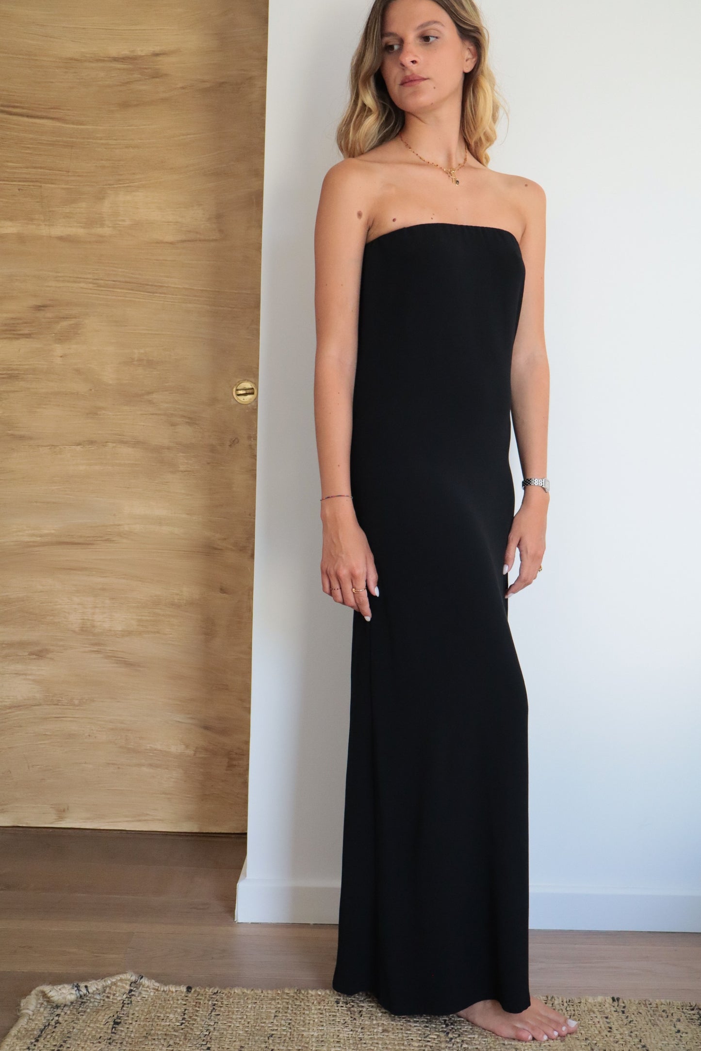 Robe longue noire minimaliste fabriquée en France